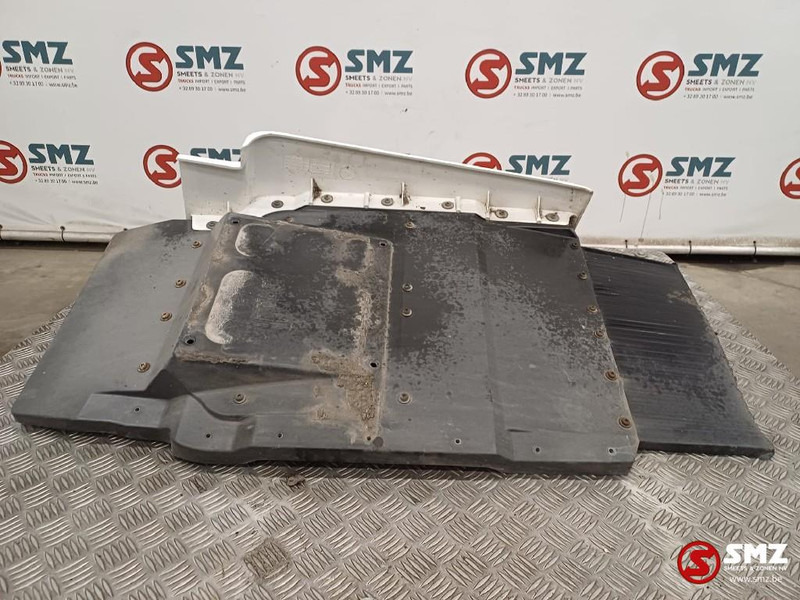 MAN Occ spatbord vooraan rechts MAN - Karoserija i eksterijer za Kamion: slika 3 MAN Occ spatbord vooraan rechts MAN - Karoserija i eksterijer za Kamion: slika 3