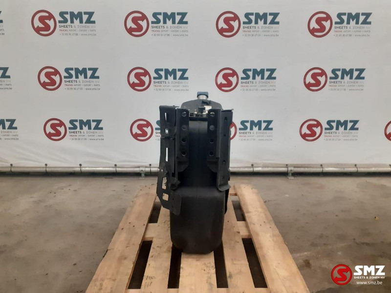 Mercedes-Benz Occ AdBluetank 75L Mercedes - Sistem goriva za Kamion: slika 2 Mercedes-Benz Occ AdBluetank 75L Mercedes - Sistem goriva za Kamion: slika 2