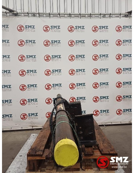 Mercedes-Benz Occ hydraulische uitschuifbare achterbumper Merced - Ram/ Šasija za Kamion: slika 4 Mercedes-Benz Occ hydraulische uitschuifbare achterbumper Merced - Ram/ Šasija za Kamion: slika 4