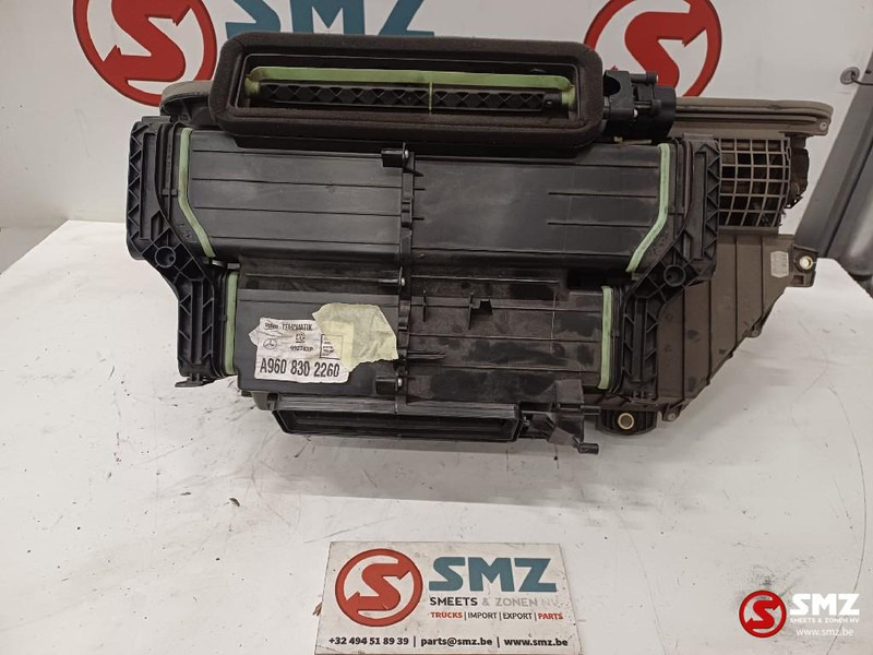 Mercedes-Benz Occ kachelhuis Mercedes - Grejanje/ Ventilacija za Kamion: slika 1 Mercedes-Benz Occ kachelhuis Mercedes - Grejanje/ Ventilacija za Kamion: slika 1