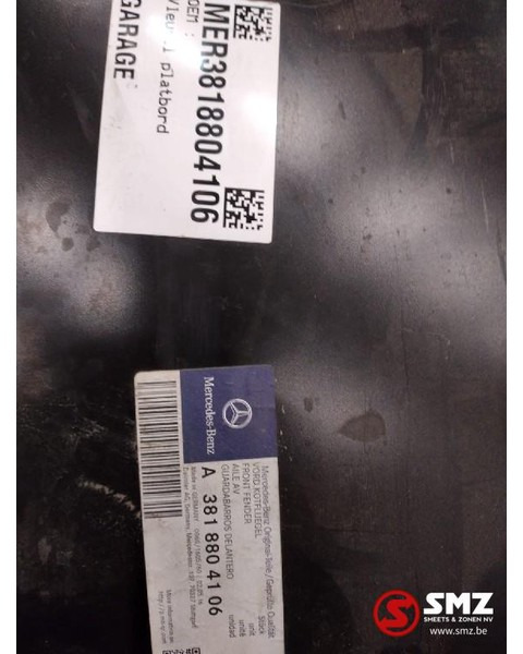 Mercedes-Benz Spatbord rechts Mercedes SK A3818804106 - Karoserija i eksterijer za Kamion: slika 4 Mercedes-Benz Spatbord rechts Mercedes SK A3818804106 - Karoserija i eksterijer za Kamion: slika 4