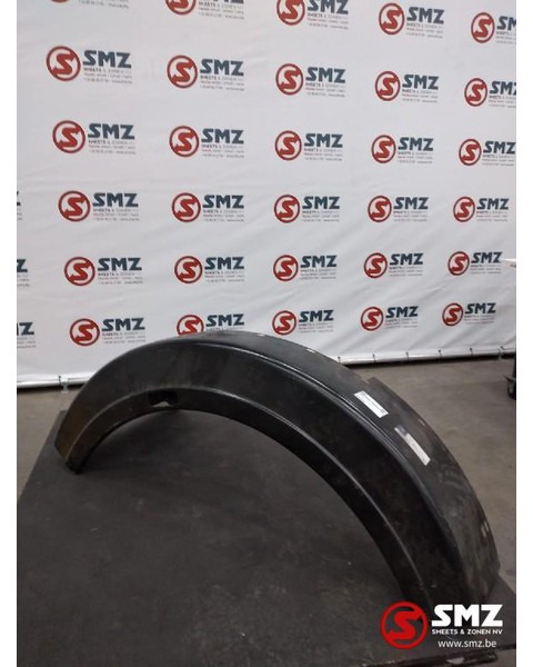 Mercedes-Benz Spatbord rechts Mercedes SK A3818804106 - Karoserija i eksterijer za Kamion: slika 3 Mercedes-Benz Spatbord rechts Mercedes SK A3818804106 - Karoserija i eksterijer za Kamion: slika 3