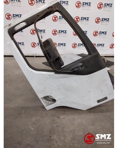 Renault Occ Deur rechts Renault Premium 420dci - Vrata i delovi za Kamion: slika 1 Renault Occ Deur rechts Renault Premium 420dci - Vrata i delovi za Kamion: slika 1