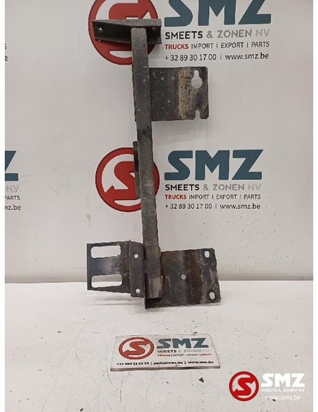 Renault Occ bumperbevestiging rechts Renault - Branik za Kamion: slika 2 Renault Occ bumperbevestiging rechts Renault - Branik za Kamion: slika 2