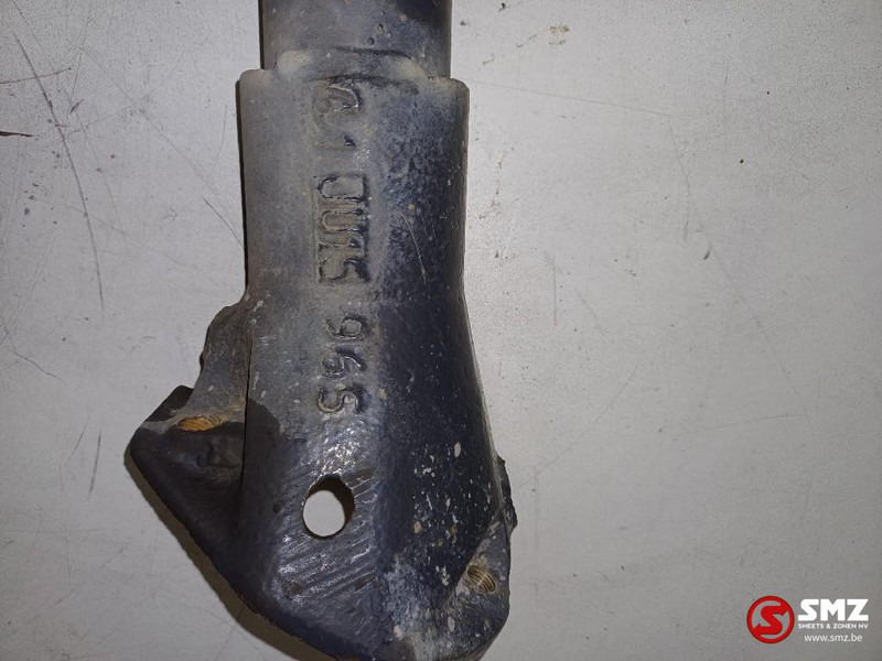 Renault Occ bumperbevestigingssteun links Renault - Branik za Kamion: slika 3 Renault Occ bumperbevestigingssteun links Renault - Branik za Kamion: slika 3