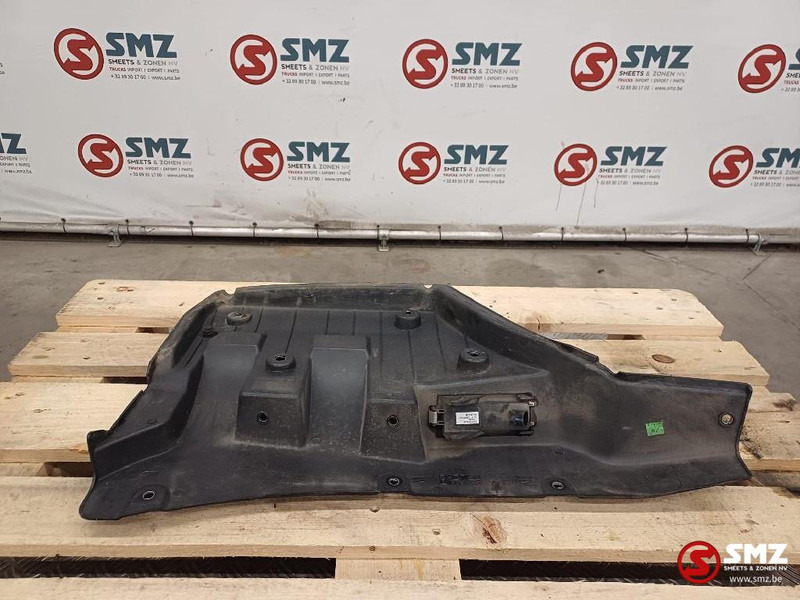 Renault Occ deurverlenging binnenkant rechts Renault - Vrata i delovi za Kamion: slika 4 Renault Occ deurverlenging binnenkant rechts Renault - Vrata i delovi za Kamion: slika 4