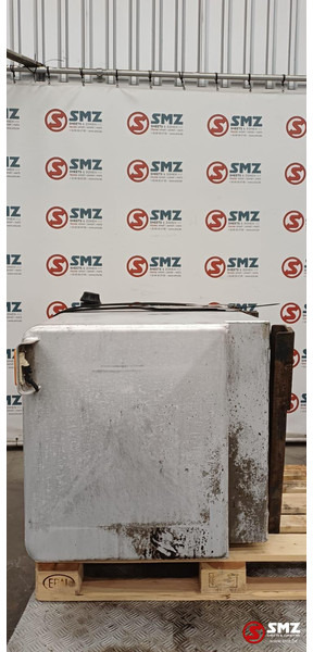 Renault Occ hydraulische tank 250L + materiaalkast Renault - Hidraulični rezervoar za Kamion: slika 4 Renault Occ hydraulische tank 250L + materiaalkast Renault - Hidraulični rezervoar za Kamion: slika 4