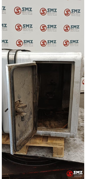 Renault Occ hydraulische tank 250L + materiaalkast Renault - Hidraulični rezervoar za Kamion: slika 5 Renault Occ hydraulische tank 250L + materiaalkast Renault - Hidraulični rezervoar za Kamion: slika 5