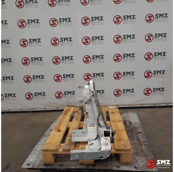 Renault Occ onderrijdbeveiliging Renault - Branik za Kamion: slika 3 Renault Occ onderrijdbeveiliging Renault - Branik za Kamion: slika 3