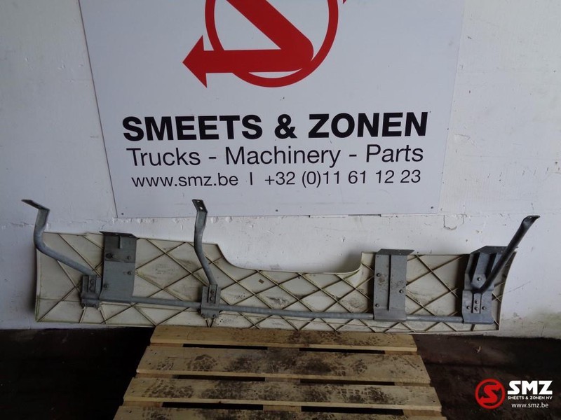 Renault Occ spoiler rechts renault premium - Aerodinamika/ Spojler za Kamion: slika 2 Renault Occ spoiler rechts renault premium - Aerodinamika/ Spojler za Kamion: slika 2