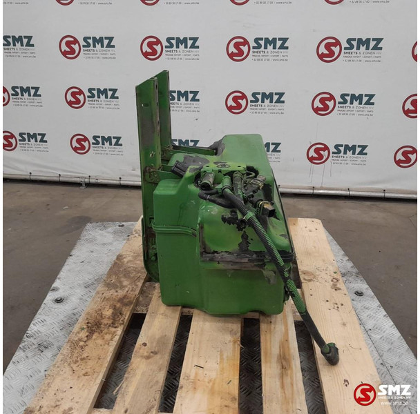 Scania Occ AdBluetank 75L + AdBlueniveausensor Scania - Sistem goriva za Kamion: slika 3 Scania Occ AdBluetank 75L + AdBlueniveausensor Scania - Sistem goriva za Kamion: slika 3