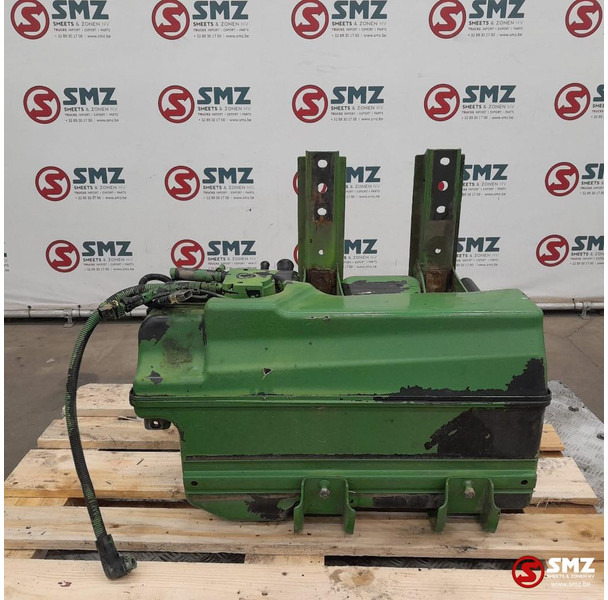 Scania Occ AdBluetank 75L + AdBlueniveausensor Scania - Sistem goriva za Kamion: slika 1 Scania Occ AdBluetank 75L + AdBlueniveausensor Scania - Sistem goriva za Kamion: slika 1