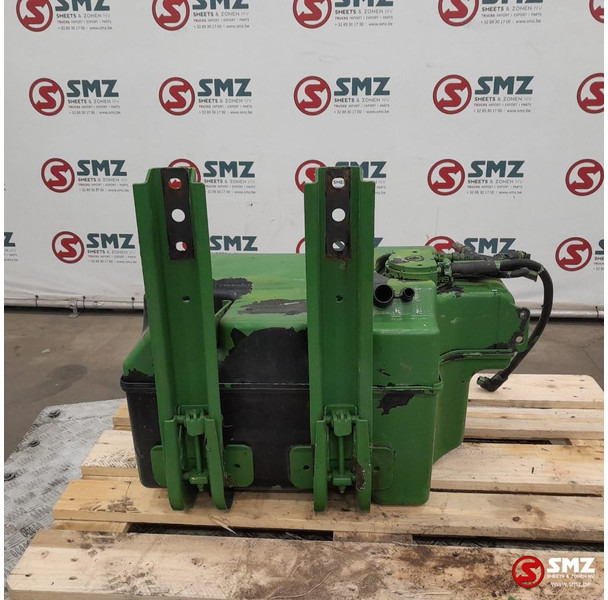 Scania Occ AdBluetank 75L + AdBlueniveausensor Scania - Sistem goriva za Kamion: slika 2 Scania Occ AdBluetank 75L + AdBlueniveausensor Scania - Sistem goriva za Kamion: slika 2