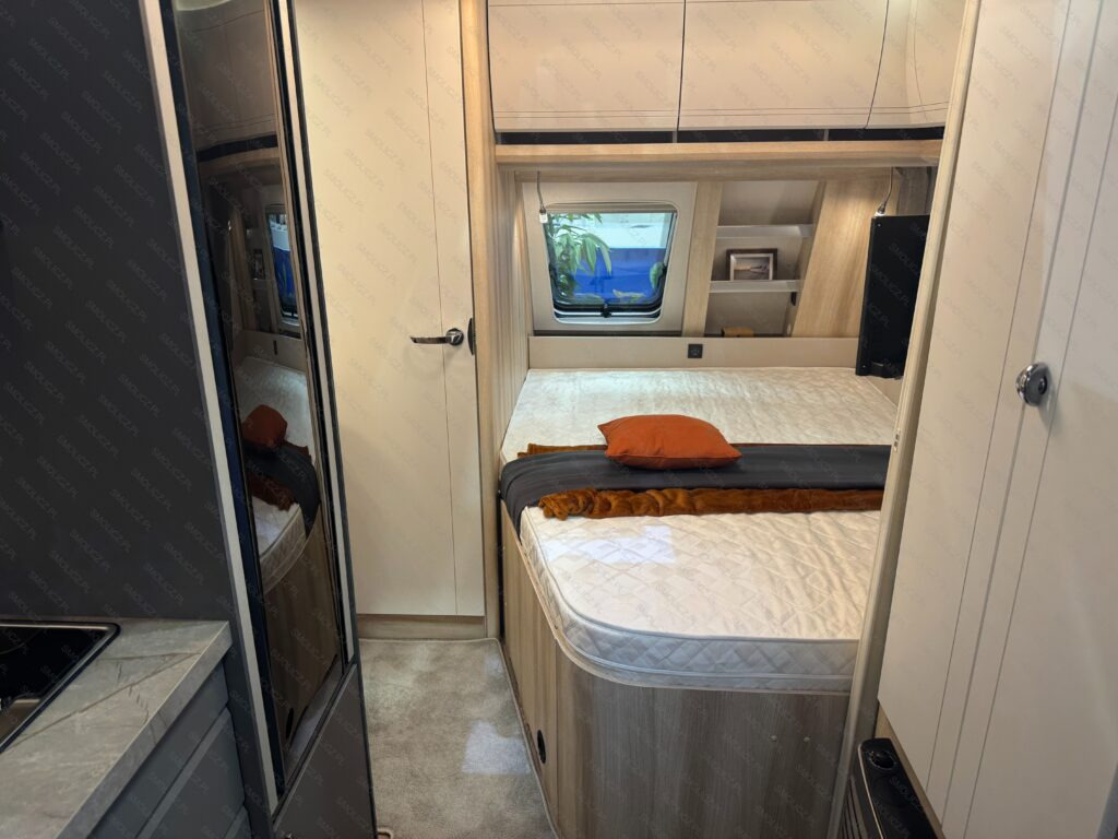 DE LUXE 460 UFe - Kamp prikolica: slika 3 DE LUXE 460 UFe - Kamp prikolica: slika 3