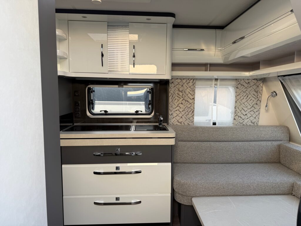 HOBBY EXCELLENT 495 WFB 2025 - Kamp prikolica: slika 5 HOBBY EXCELLENT 495 WFB 2025 - Kamp prikolica: slika 5