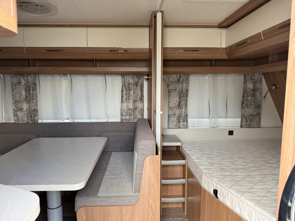 Hobby 545 KMF DE LUXE 2021 - Kamp prikolica: slika 5 Hobby 545 KMF DE LUXE 2021 - Kamp prikolica: slika 5