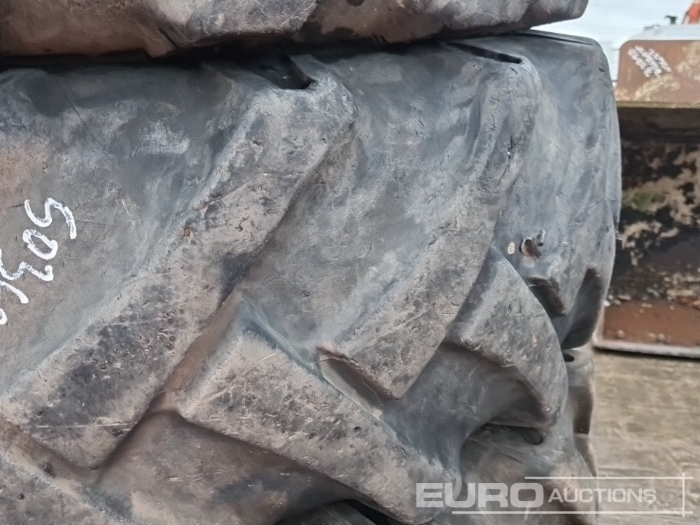 Guma 15.5-24 Tyre (4 of): slika 10