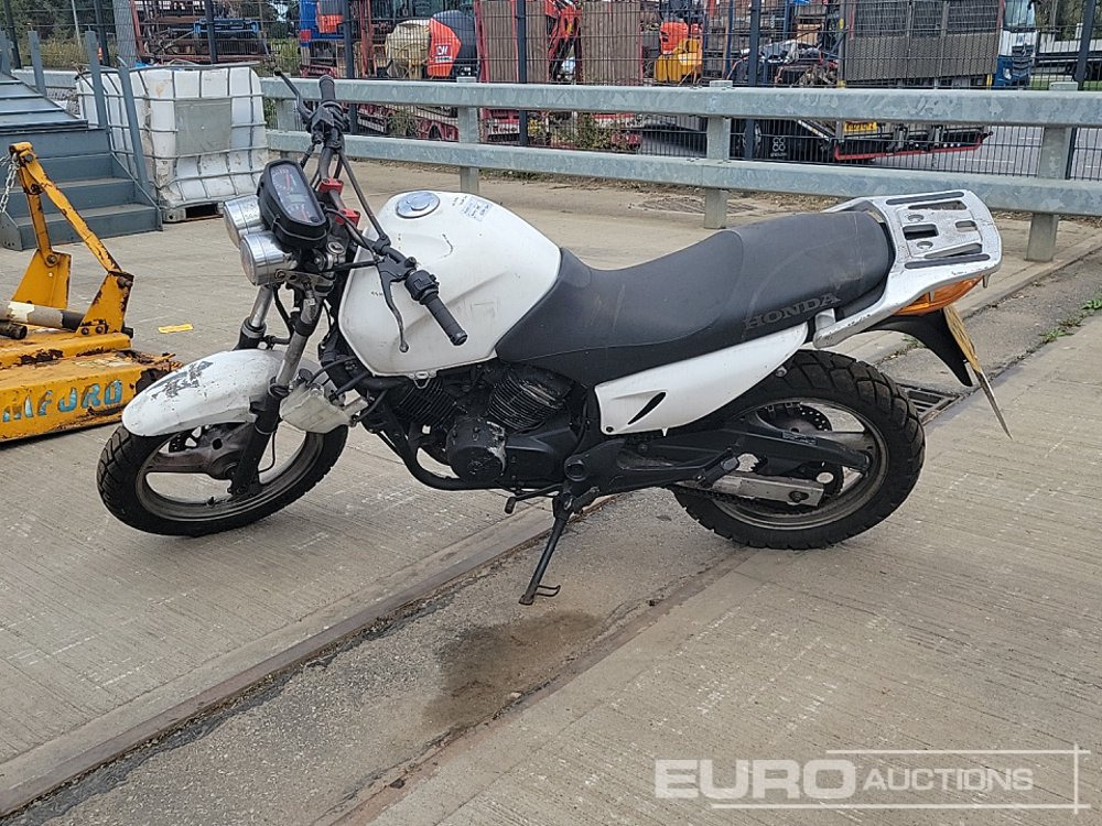 2004 Honda XL125 - Motocikl: slika 2 2004 Honda XL125 - Motocikl: slika 2