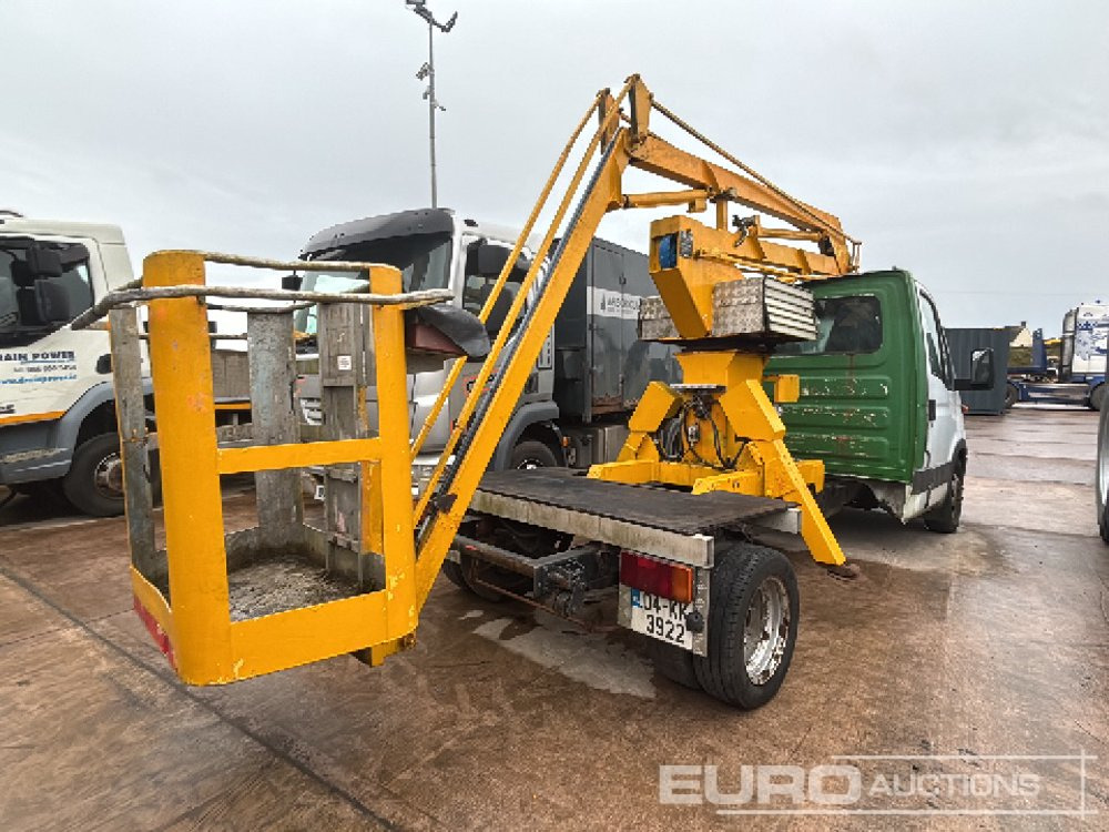 2004 Iveco 35C13 - Vazdušna platforma montirana na kamion: slika 4 2004 Iveco 35C13 - Vazdušna platforma montirana na kamion: slika 4