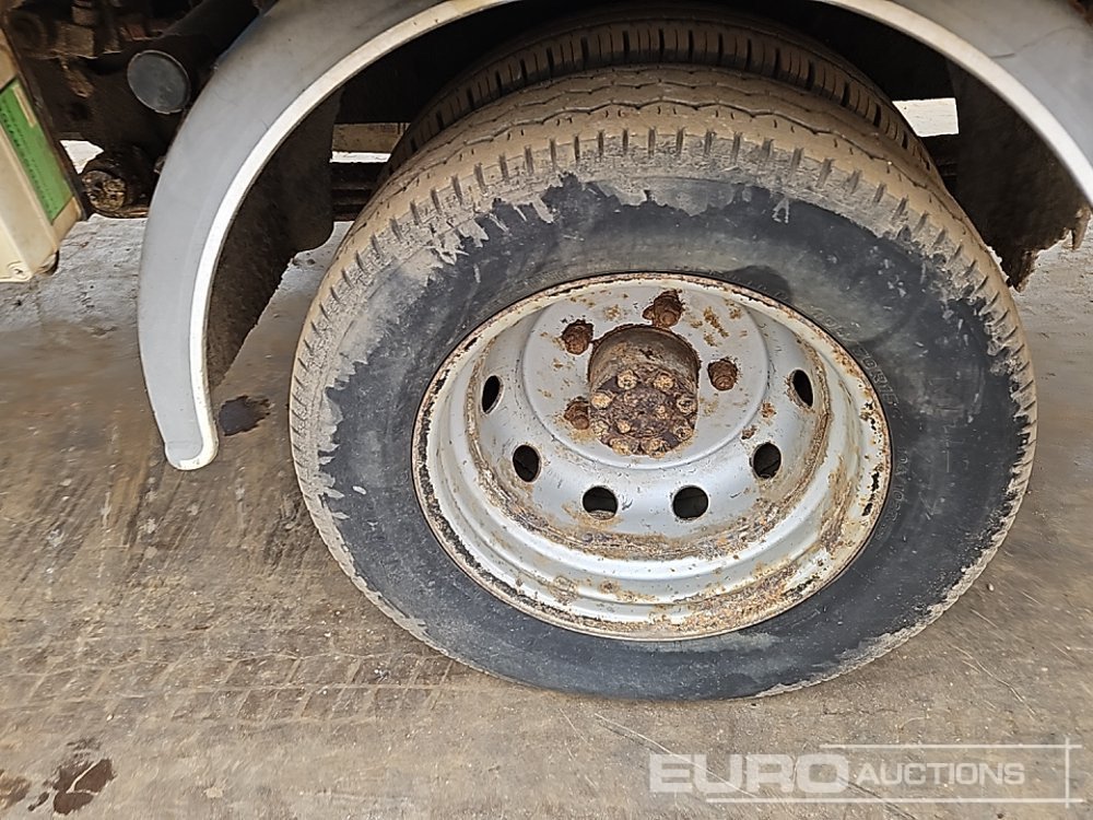 Vazdušna platforma montirana na kamion 2007 Nissan Cabstar 35.13: slika 10