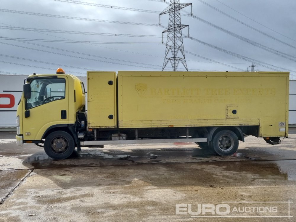 2009 Isuzu NPR-7 - Kamion sa zatvorenim sandukom: slika 2 2009 Isuzu NPR-7 - Kamion sa zatvorenim sandukom: slika 2