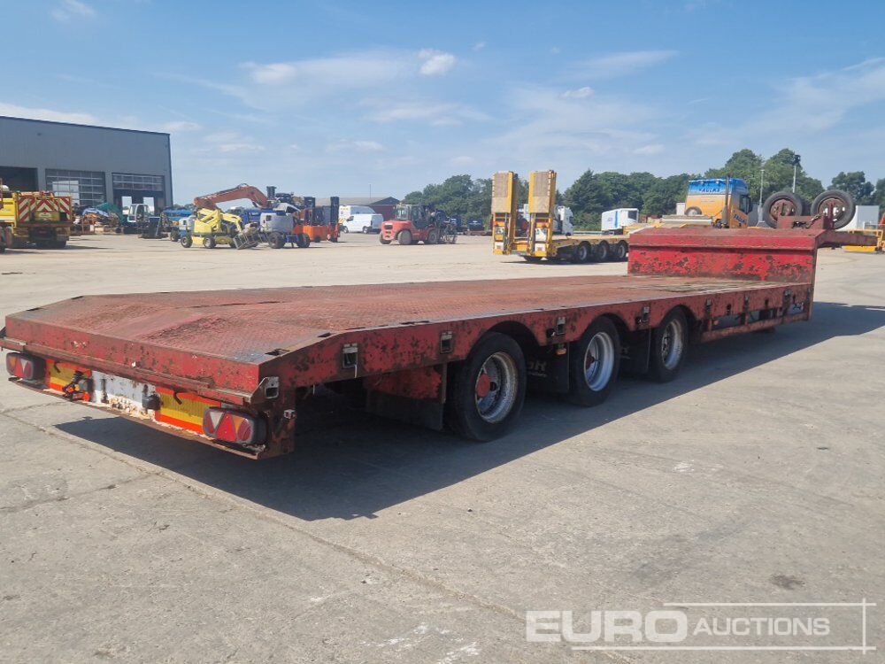 2009 TSR Tri Axle Extendable Stepframe Low Loader Trailer, Out Riggers, Rear Steer, Winch (Plating Certificate Available) - Plato poluprikolica: slika 5 2009 TSR Tri Axle Extendable Stepframe Low Loader Trailer, Out Riggers, Rear Steer, Winch (Plating Certificate Available) - Plato poluprikolica: slika 5