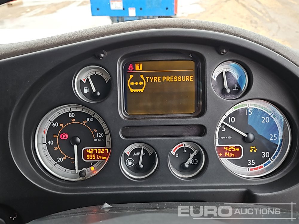 Kamion cisterna 2010 DAF LF: slika 41 Kamion cisterna 2010 DAF LF: slika 41