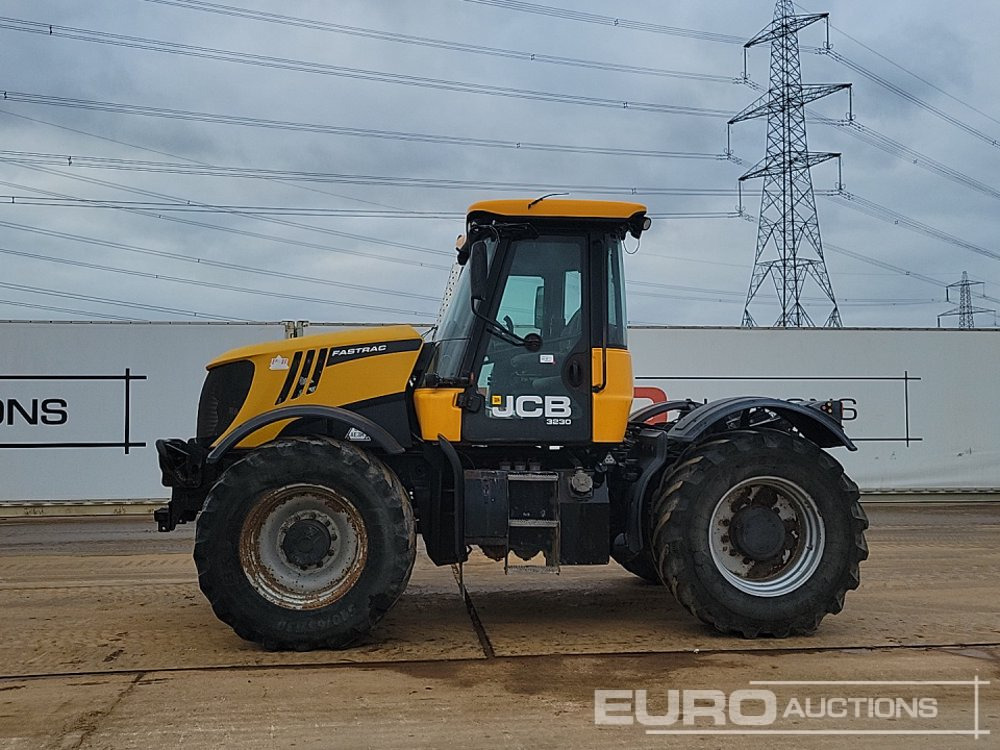 2011 JCB Fastrac 3230 - Traktor: slika 2 2011 JCB Fastrac 3230 - Traktor: slika 2