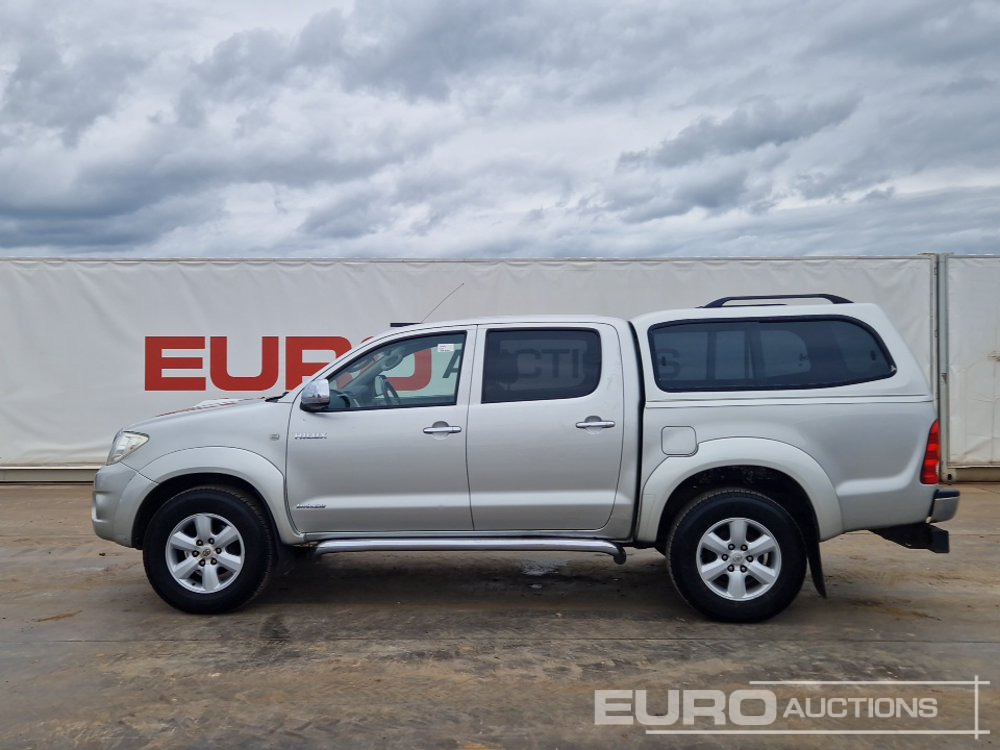 2011 Toyota Hilux Invincible - Pikap: slika 2 2011 Toyota Hilux Invincible - Pikap: slika 2