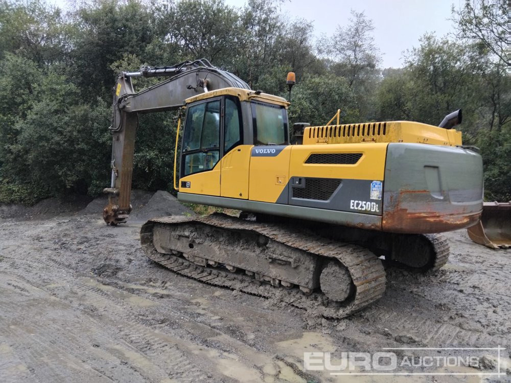 2011 Volvo EC250DL - Bager guseničar: slika 2 2011 Volvo EC250DL - Bager guseničar: slika 2