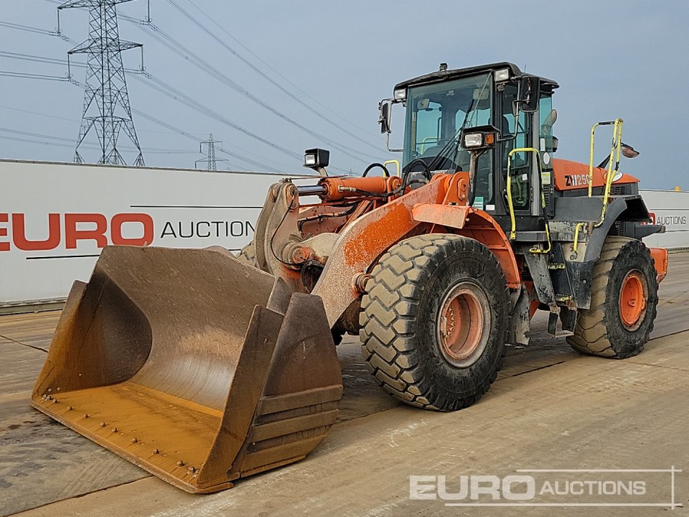 2012 Hitachi ZW250 - Utovarivač točkaš: slika 1 2012 Hitachi ZW250 - Utovarivač točkaš: slika 1