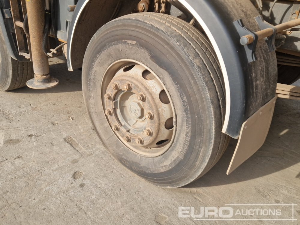 Istovarivač, Kamion sa dizalicom 2013 Scania P400: slika 15