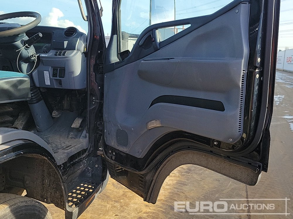 Kamion sa tovarnim sandukom za prevoz teških mašina 2014 Mitsubishi Canter 7C15: slika 19