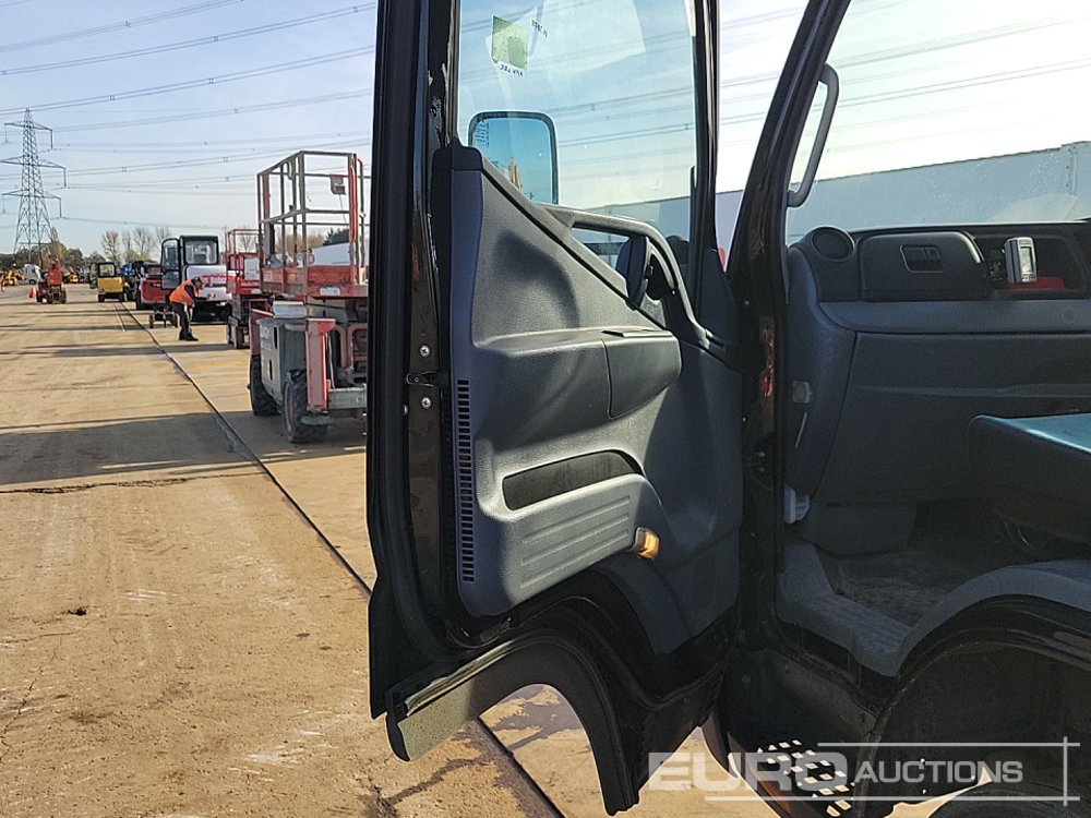 Kamion sa tovarnim sandukom za prevoz teških mašina 2014 Mitsubishi Canter 7C15: slika 17