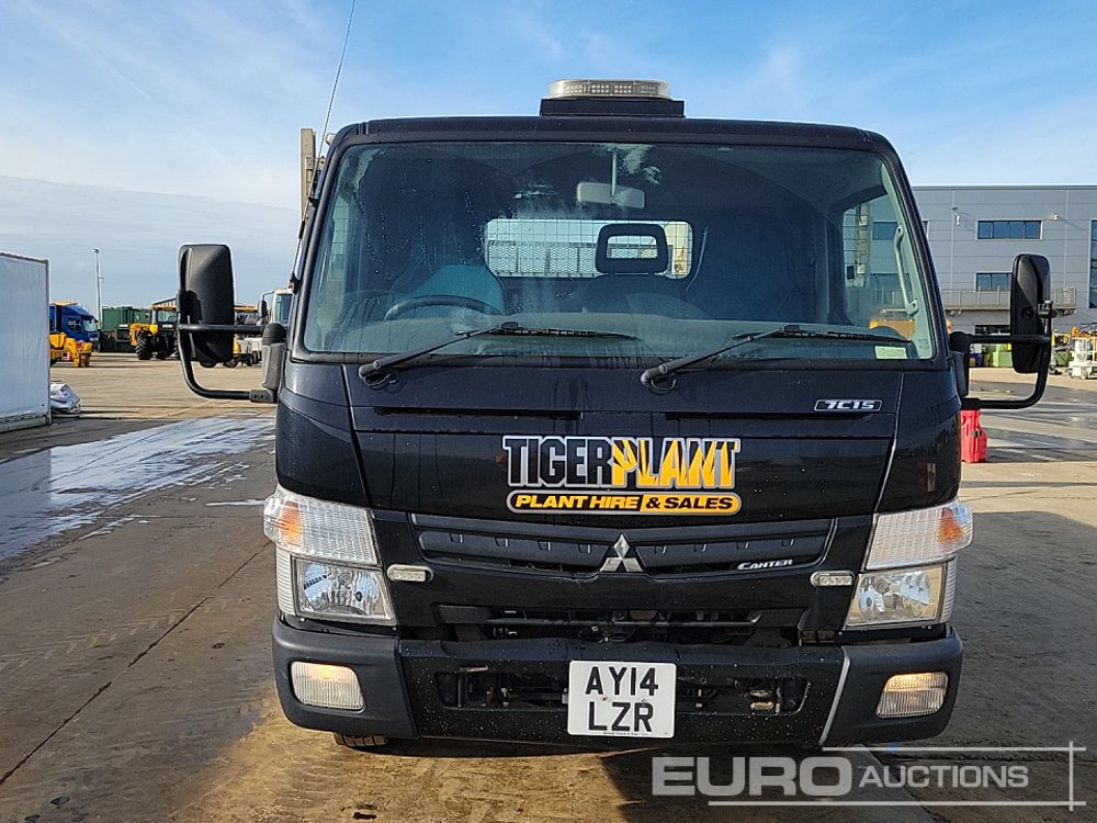 Kamion sa tovarnim sandukom za prevoz teških mašina 2014 Mitsubishi Canter 7C15: slika 8