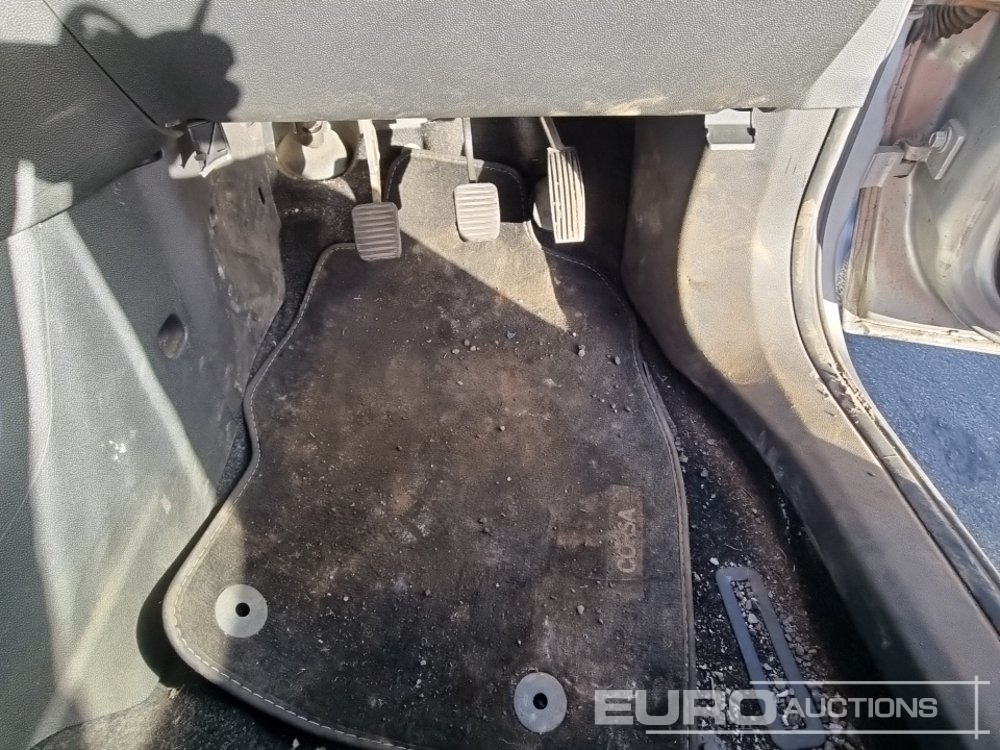 Automobil 2015 Vauxhall Corsa Sportive: slika 31 Automobil 2015 Vauxhall Corsa Sportive: slika 31