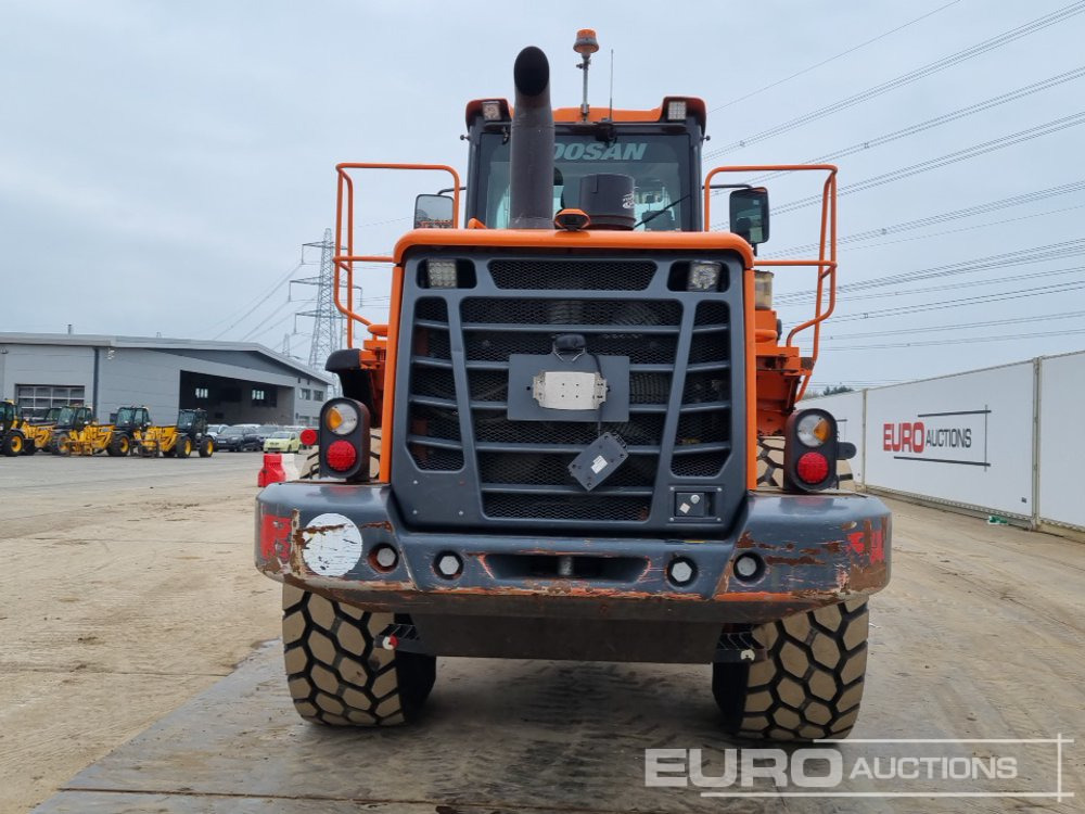 2016 Doosan DL350-5 - Utovarivač točkaš: slika 4 2016 Doosan DL350-5 - Utovarivač točkaš: slika 4