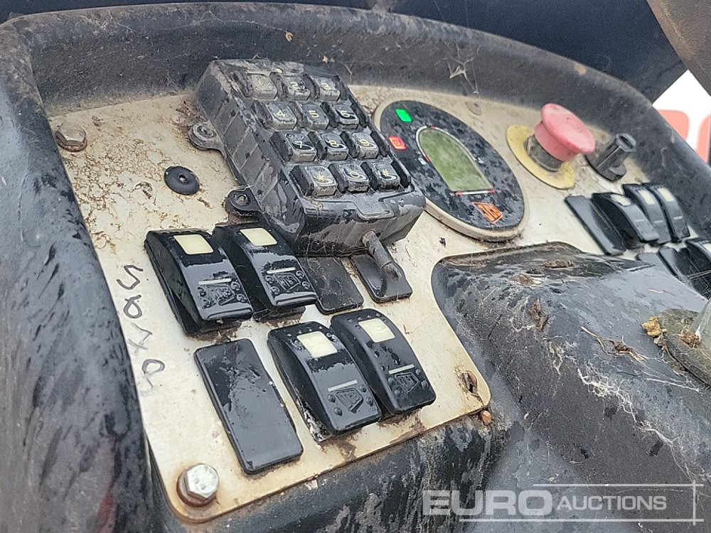 Valjak 2016 JCB VMT380: slika 29