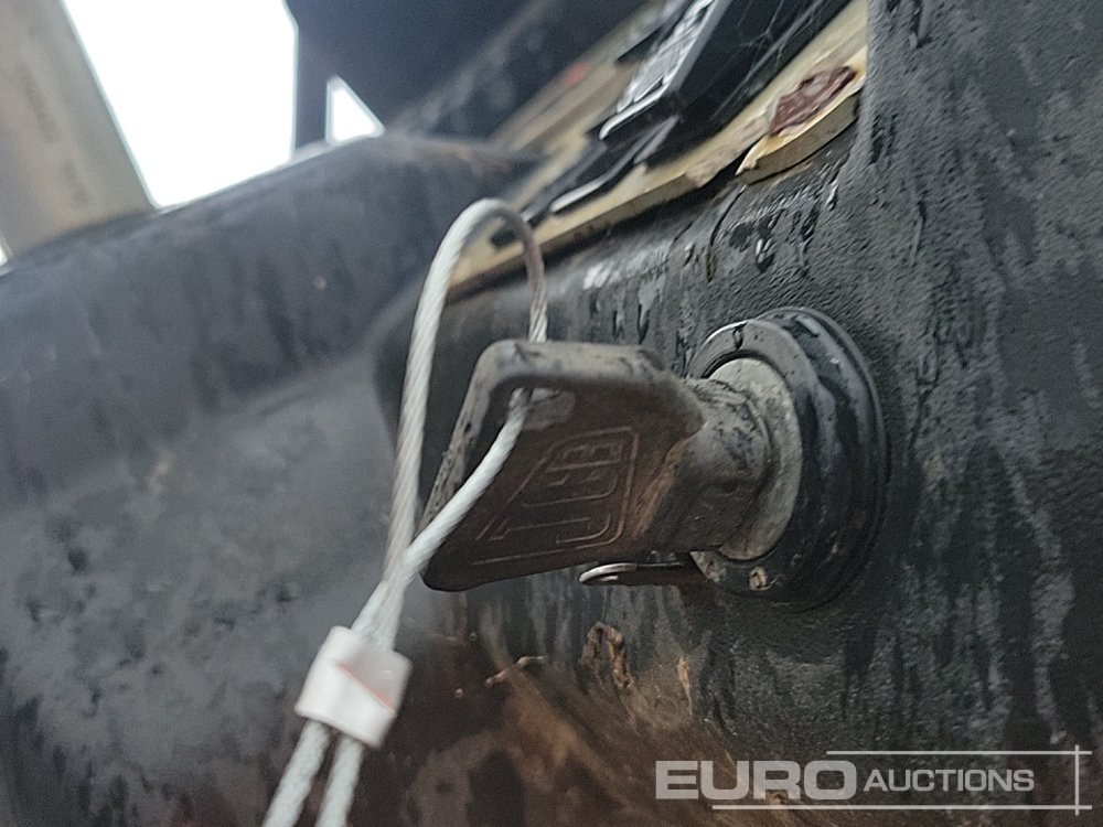 Valjak 2016 JCB VMT380: slika 30