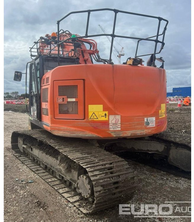 2017 Hitachi ZX225USLC-6 - Bager guseničar: slika 2 2017 Hitachi ZX225USLC-6 - Bager guseničar: slika 2