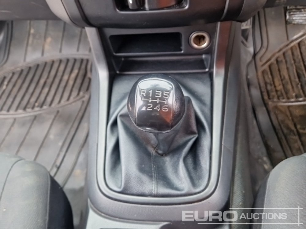Pikap 2018 Isuzu D-Max: slika 30
