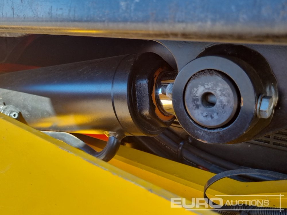 Teleskopski upravljač 2020 JCB 520-40: slika 15