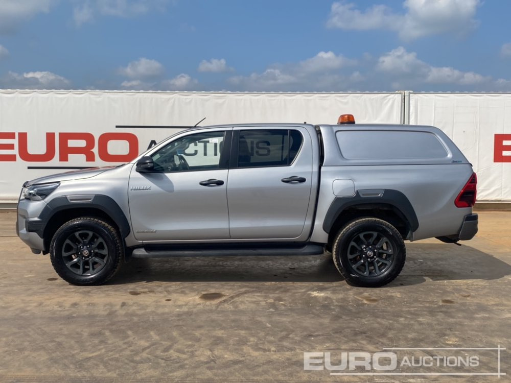 2021 Toyota Hilux Invincible X - Pikap: slika 2 2021 Toyota Hilux Invincible X - Pikap: slika 2