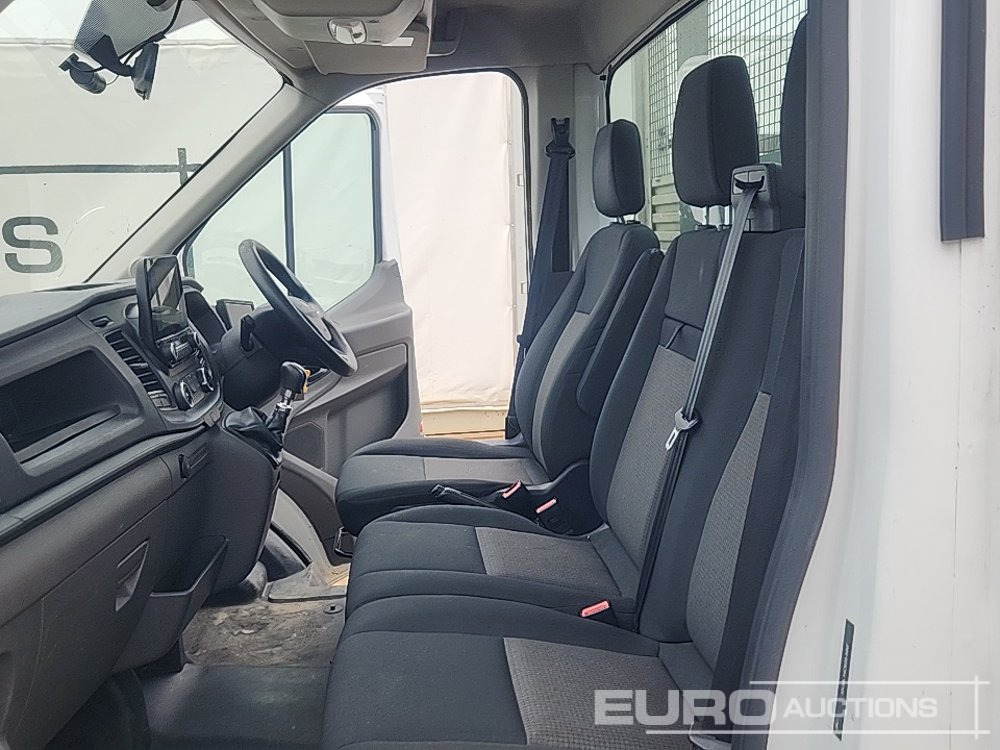 Dostavno vozilo s ravnom platformom 2022 Ford Transit 350: slika 21