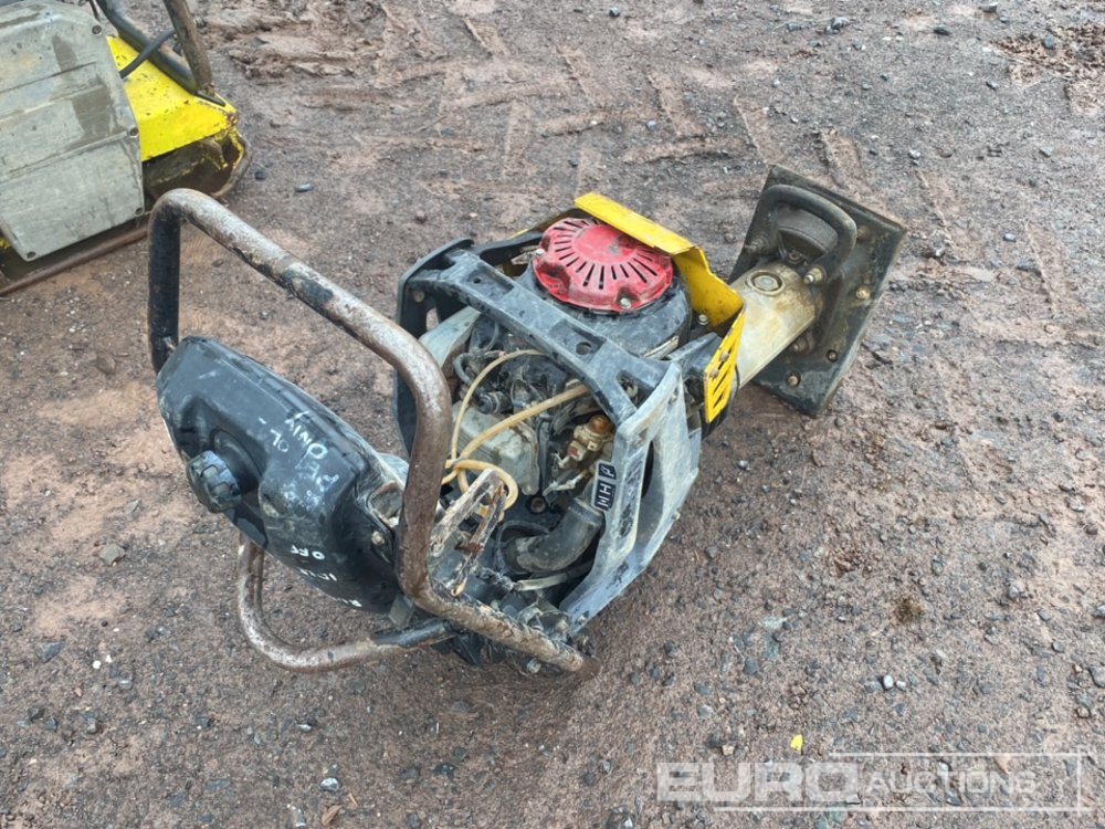 Atlas Copco Petrol Trench Compactor - Mašina za asfalt: slika 1 Atlas Copco Petrol Trench Compactor - Mašina za asfalt: slika 1