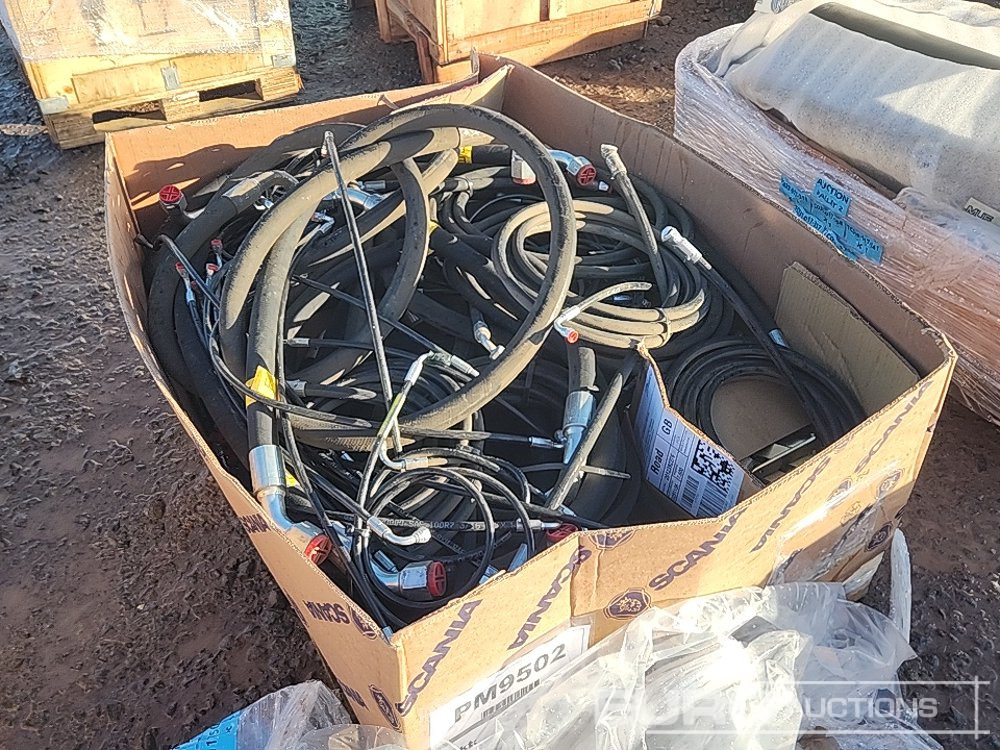 Box Of Hydraulic Hoses, Pins - Kočiono crevo/ Kočioni vod za Građevinska mašina: slika 3 Box Of Hydraulic Hoses, Pins - Kočiono crevo/ Kočioni vod za Građevinska mašina: slika 3