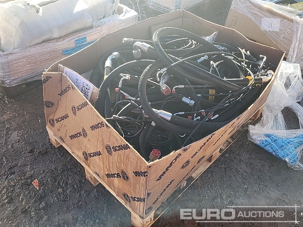 Box Of Hydraulic Hoses, Pins - Kočiono crevo/ Kočioni vod za Građevinska mašina: slika 2 Box Of Hydraulic Hoses, Pins - Kočiono crevo/ Kočioni vod za Građevinska mašina: slika 2