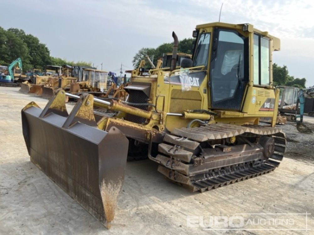 CAT D4G - Buldožer: slika 1 CAT D4G - Buldožer: slika 1
