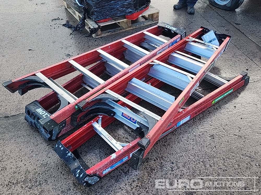 Clow 6 Tread Fibreglass Step Ladder (4 of) - Građevinska oprema: slika 1 Clow 6 Tread Fibreglass Step Ladder (4 of) - Građevinska oprema: slika 1