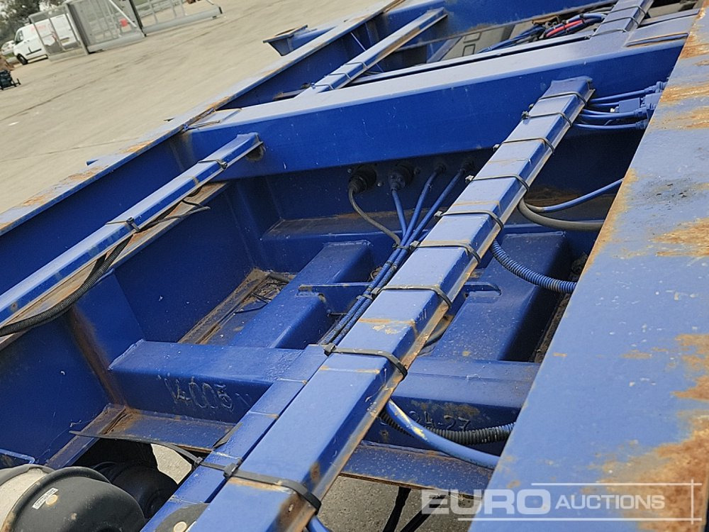 Plato poluprikolica Dennison Trailers 4 Axle 40' Skeleton Trailer, Front Lift Axle, Twist Locks: slika 25